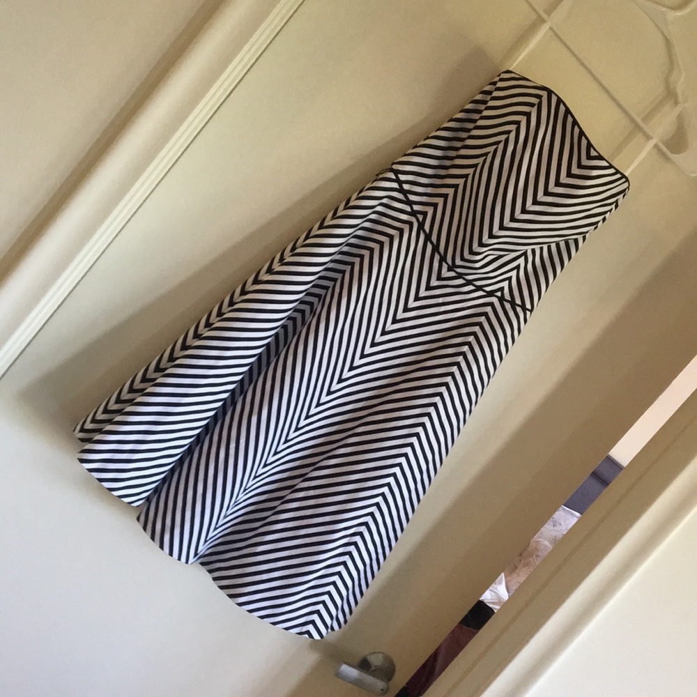 White house black market black and white dress